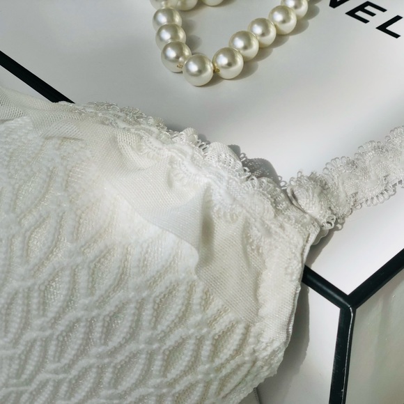 Lace Detail White Lingerie Set: Bra + Panties - Picture 8 of 9